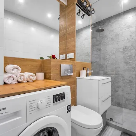 Chmielna Downtown - Center, Aircon - By Rentujemy * ורשה