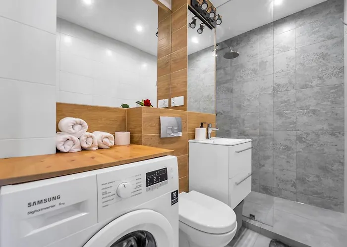 Chmielna Downtown - Center, Aircon - By Rentujemy * Varsó