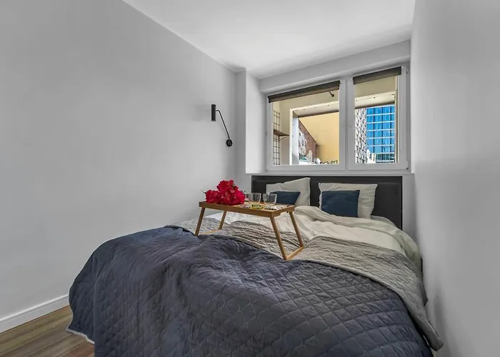 Chmielna Downtown - Center, Aircon - By Rentujemy Apartman Varsó